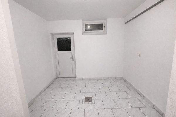 Waschküche Souterrain (3).jpg