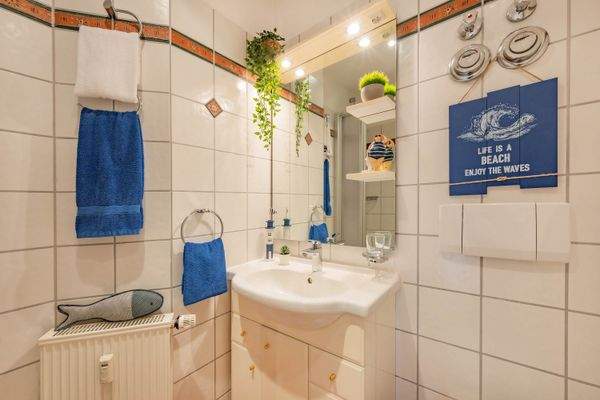 18-badezimmer1-landhaus am haff-a5-meerflair-immob