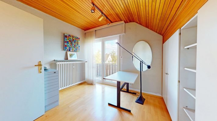 Zimmer mit Balkonzugang