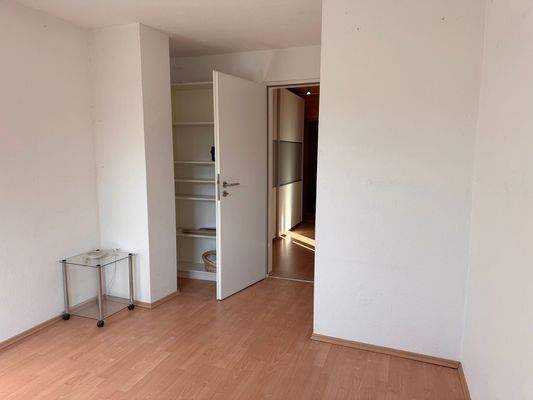 ... Gäste- o. Arbeitszimmer