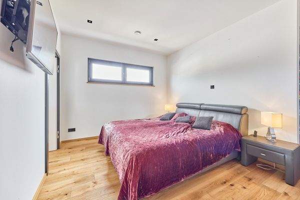 Schlafzimmer mit Ankleide