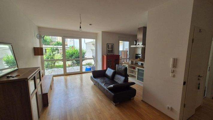 Blick durchs Wohnzimmer