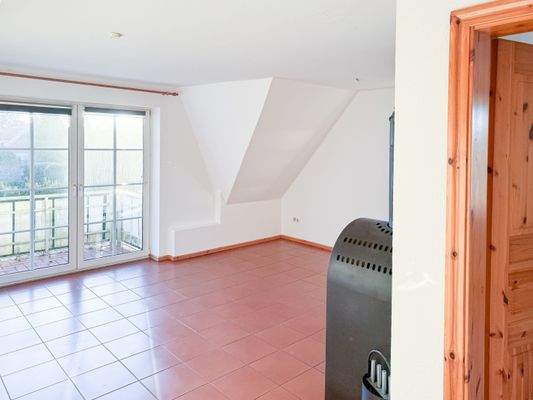 Offene Wohnküche mit Balkon 