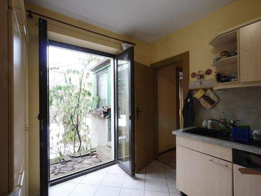 EG | Vor der Küche eine kleine Terrasse