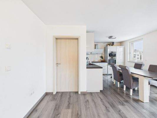 Küche mit Essbereich