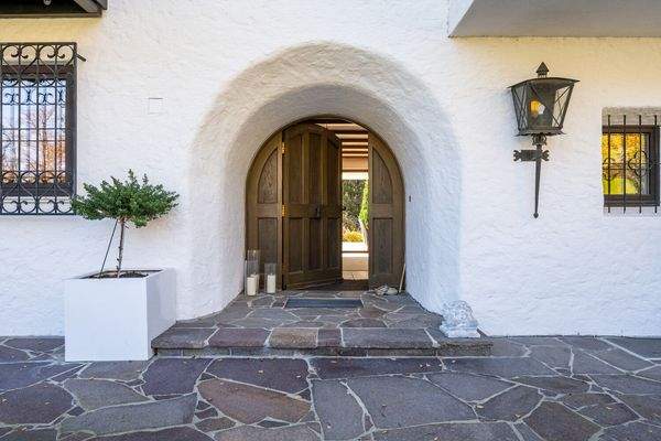 Privater Eingang mit Stil, Charme und Ausblick