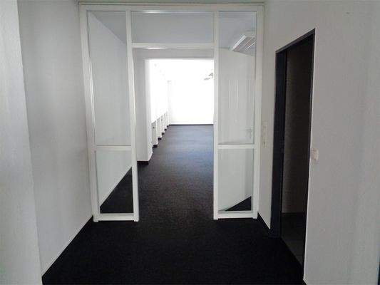 kl. Flur Blick in Bespr.