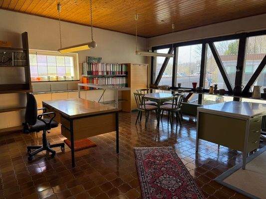 Büro mit Schaufenster 