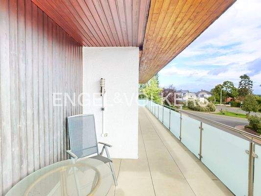 ... mit idyllischer Sitzecke