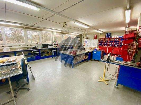 INFOS UNTER: 06171-586000