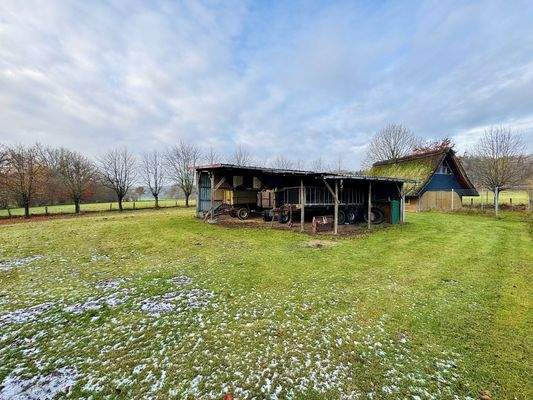 5. Gartenbereich mit Unterstand