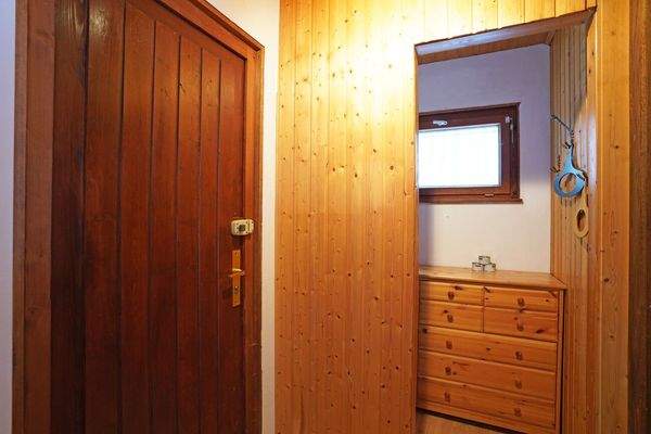 Eingangs- und Garderobenbereich