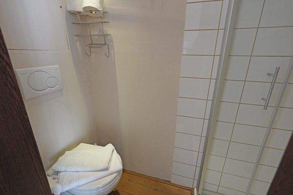 1. OG Bad zum 1. Schlafzimmer