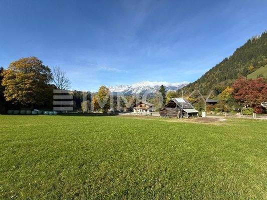 BEINAHE EBEN UND LEICHT ZU BEBAUEN