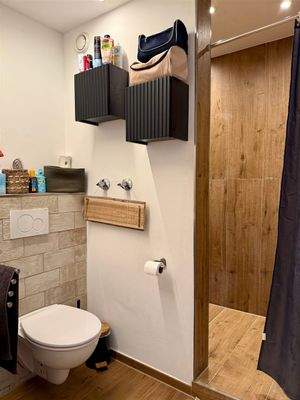 mit begehbarer Dusche