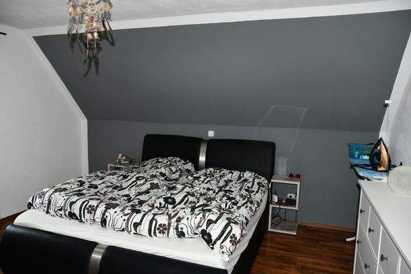 28 - Schlafzimmer.JPG