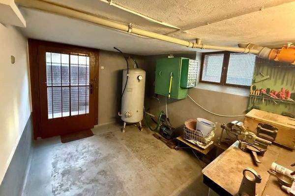 Trockener Keller mit Außenzugang