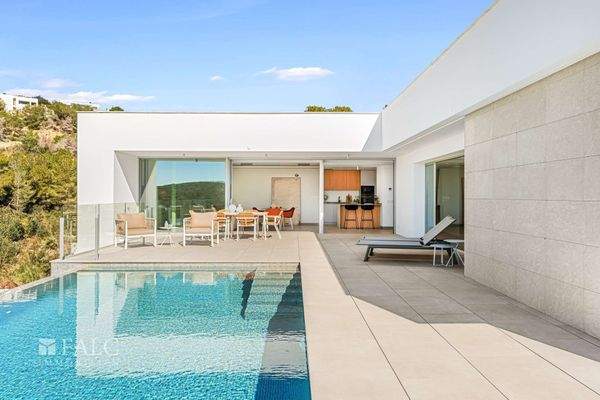 Terrasse mit Sky-Pool