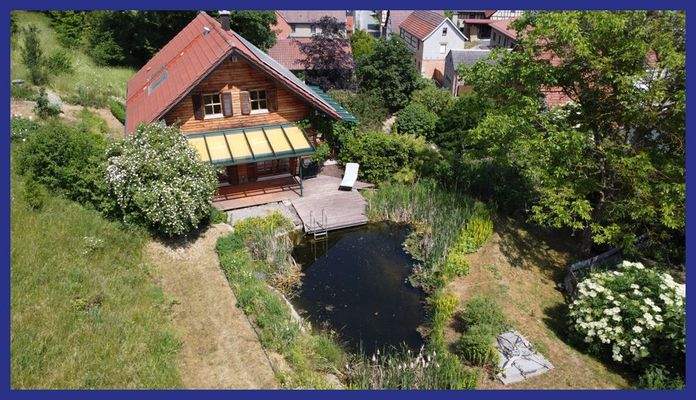 Terrassen mit Badeteich