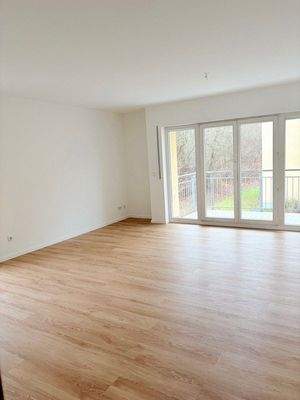 Wohnzimmer mit Balkon