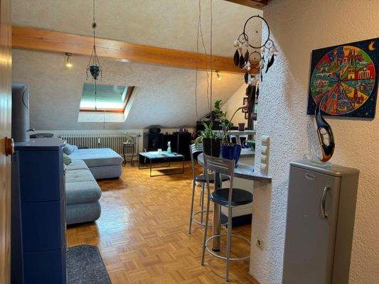 Blick ins Wohnzimmer aus dem Eingangsbereich