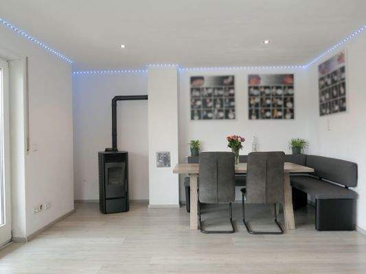 ... mit Essbereich und ...