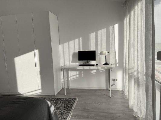 Schlafzimmer mit viel Platz