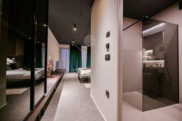 3 Schlafzimmer, je m Bad im EG