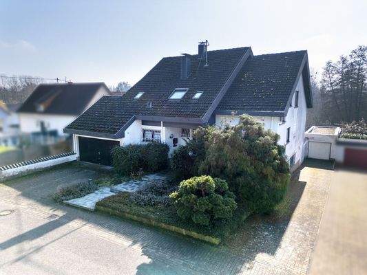 Vielseitiges Zweifamilienhaus in Wallerfangen 