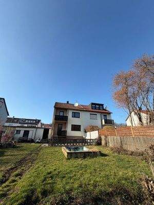 Hausrückseite mit Garten