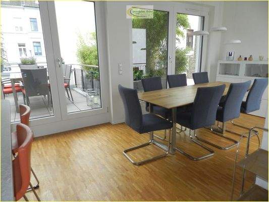 Esszimmer mit Zugang Dachterrasse