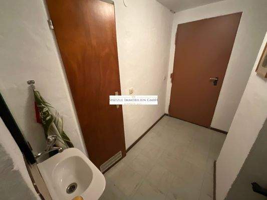 Flur mit Waschbecken UG