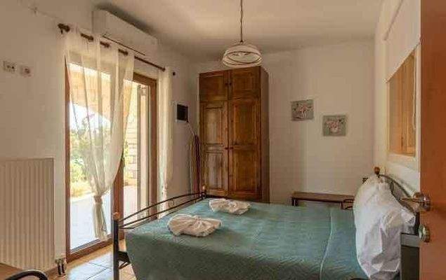 Kreta, Sisi: Einzigartiges Steinhaus mit Swimmingpool zum Verkauf