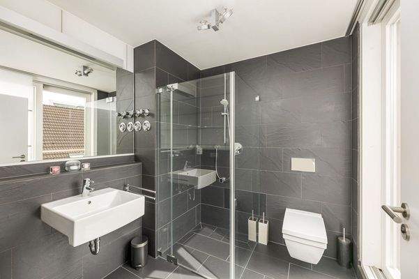 Badezimmer Gäste-Zimmer