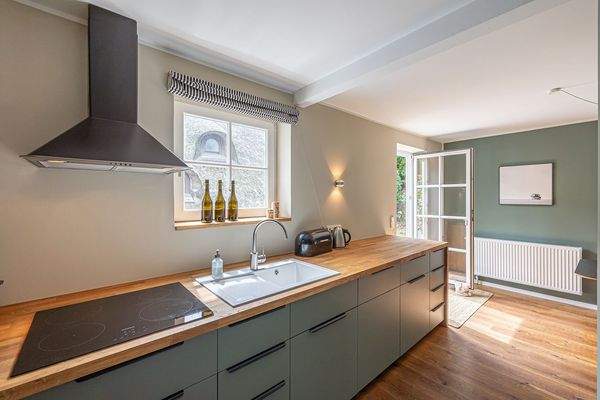 Hochwertige Einbauküche