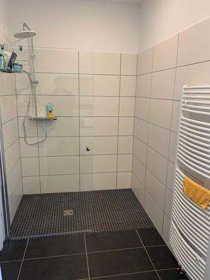 Badezimmer_1_EG_links
