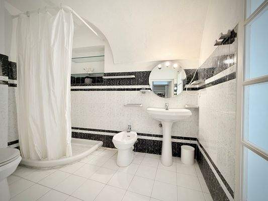 PE1005_18_TERRA ITALIA IMMOBILIEN_REAL ESTATE_PERI