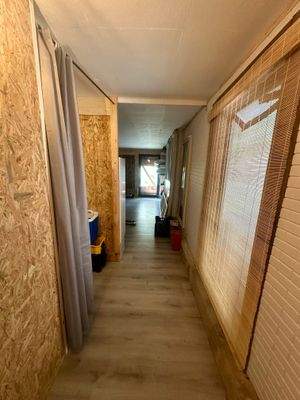 Abstellraum re. v. Eingang