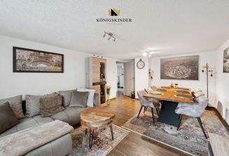 Schönes Wohn-und Esszimmer