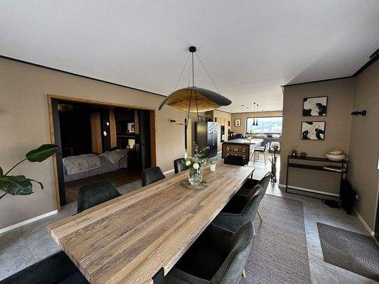 Wohn- Esszimmer mit offener Küche