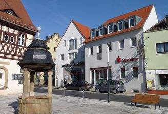Marktplatz Gochsheim und Außenansicht