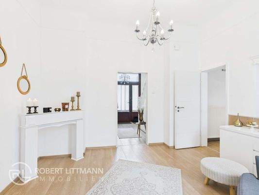 CAM04259G0-PR0083-STILL012