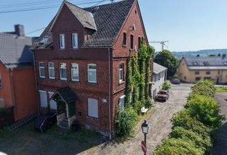 Blick auf Front und Seite