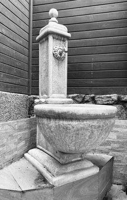 Meran-Merano-Air'Bnb-Privatvermietungslizenz-licenza turistica-Zweizimmerwohnung-bilocale-Garten-giardino