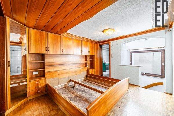 Schlafzimmer mit Badezimmer