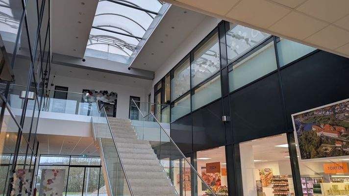 Modernes Shoppingcenter