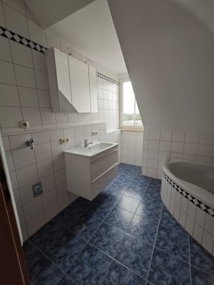 Badezimmer Spiegel mit Waschtischschrank 1.jpg