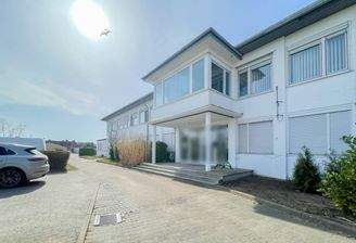 Haupteingang Gebäude