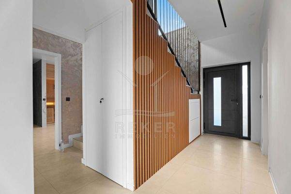 Innentreppe zum Obergeschoss