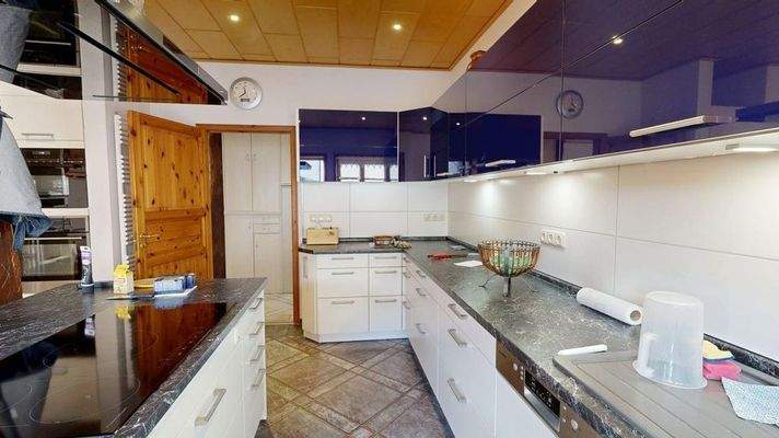 Küche mit Gartenzugang